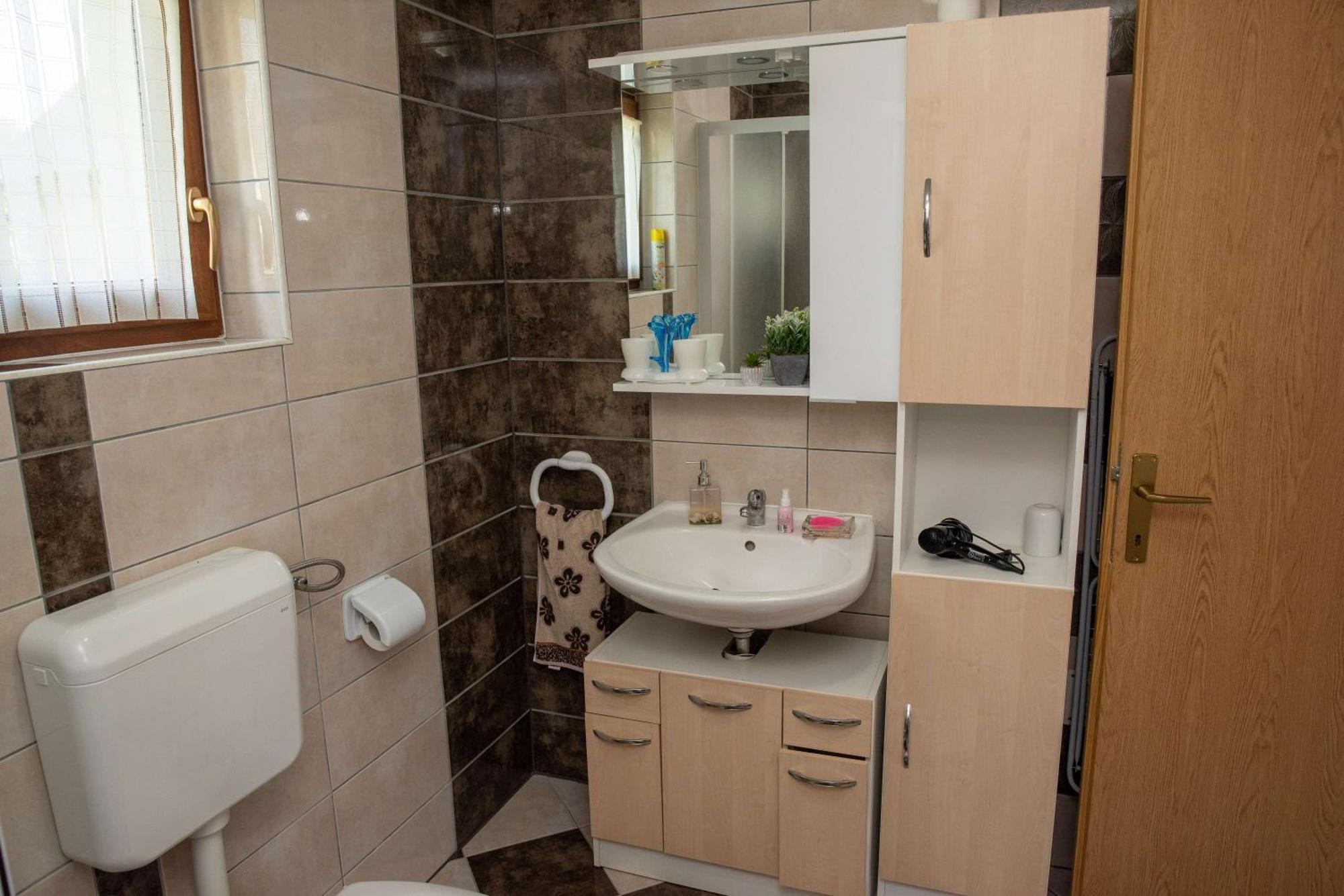 Kuca Za Odmor Boki Villa Gospic Luaran gambar