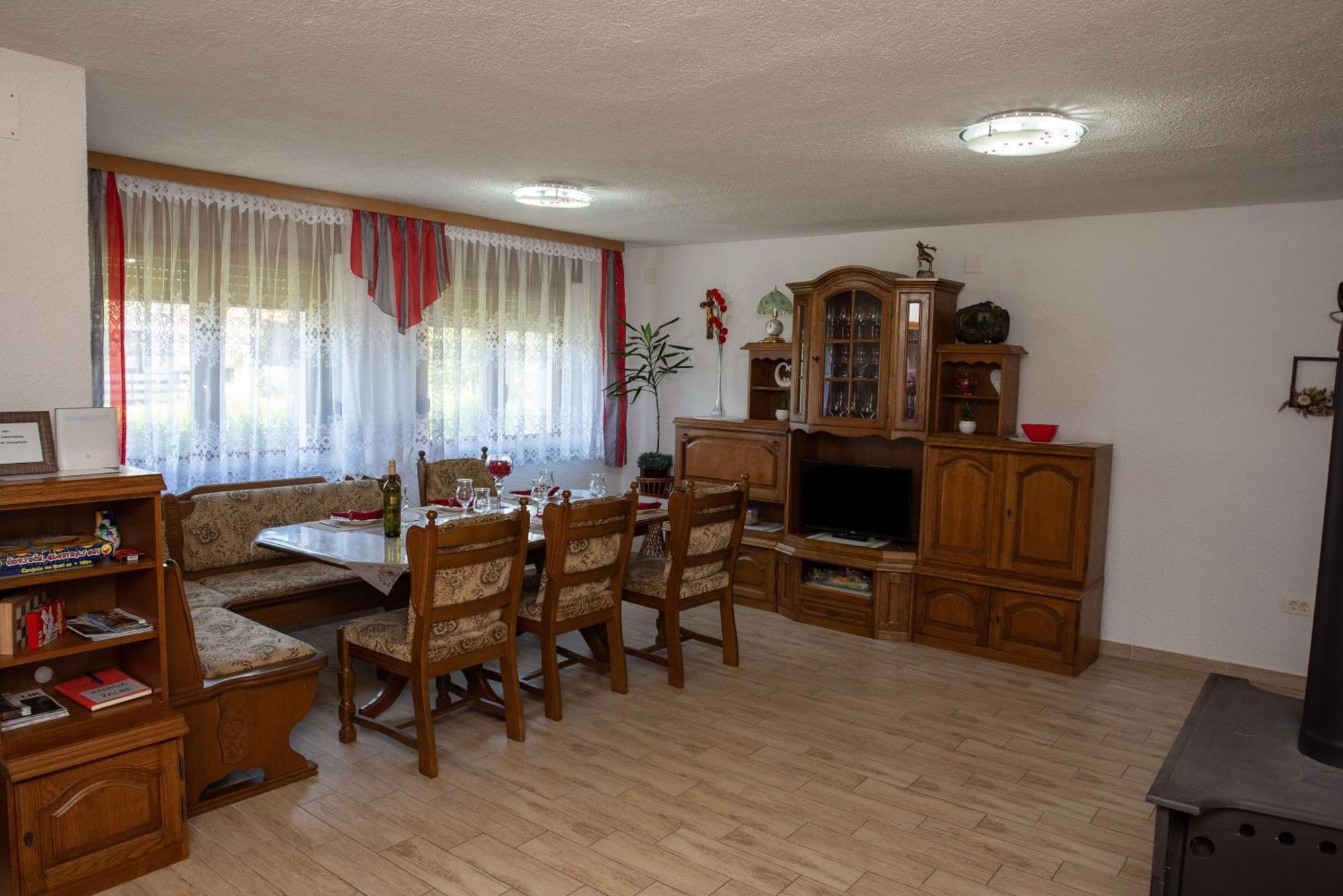 Kuca Za Odmor Boki Villa Gospic Luaran gambar